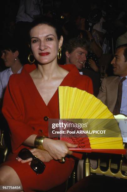 Paloma Picasso lors du défilé Saint-Laurent, collection haute-couture autome/hiver 89, Paris le 26 juillet 1989, France.