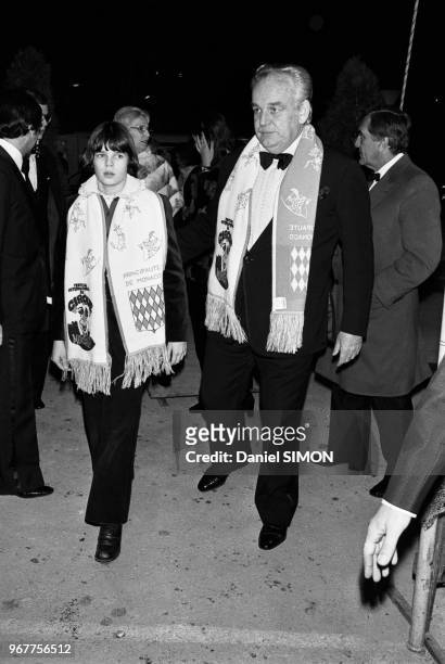 Stéphanie de Monaco et le Prince Rainier au gala du Festival International du Cirque de Monaco le 30 décembre 1976, Monaco.