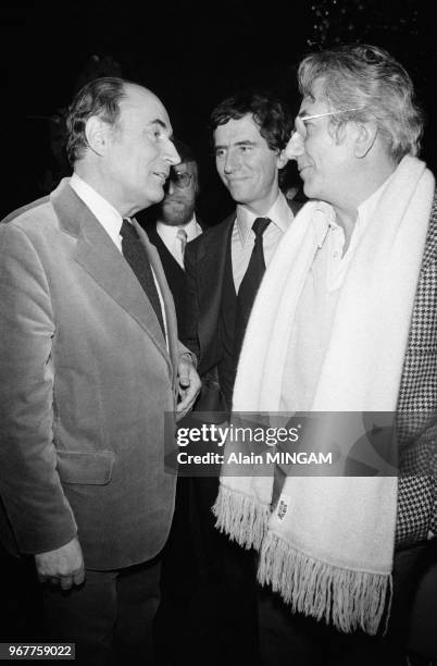 François Mitterrand rencontre Daniel Gélin lors d'un cocktail organisé par Jack Lang à Paris, le 25 février 1978, France.