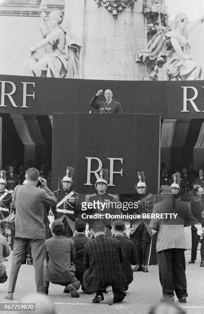 Discours de Charles de Gaulle sur la place de la République, pour la présentation de la nouvelle constitution, à Paris, le 4 septembre 1958, France.