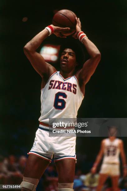 Julius Erving of the Philadelphia 76ers shoots a free throw circa 1978 at The Spectrum in Philadelphia, Pennsylvannia. NOTE TO USER: User expressly...