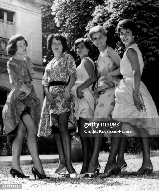 Colette Renard and four models showing the new stockings trends for next season in May 28,1959.