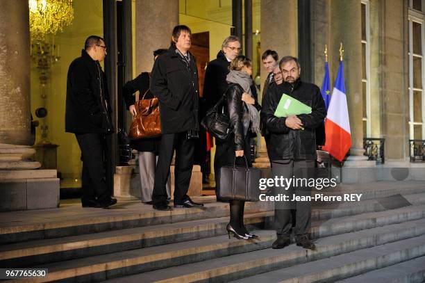 Réunion du Président de la République avec les partenaires sociaux et les syndicats au Palais de l'Elysée, sortie de Bernard Thibault, François...