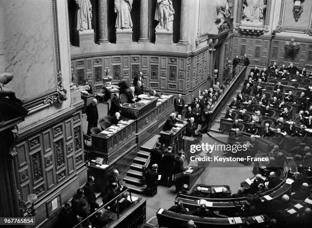 Le ministre d'Etat Joseph Paul-Boncour à la tribune du Sénat défendant le pacte franco-soviétique, à Paris, France, le 13 mars 1936.