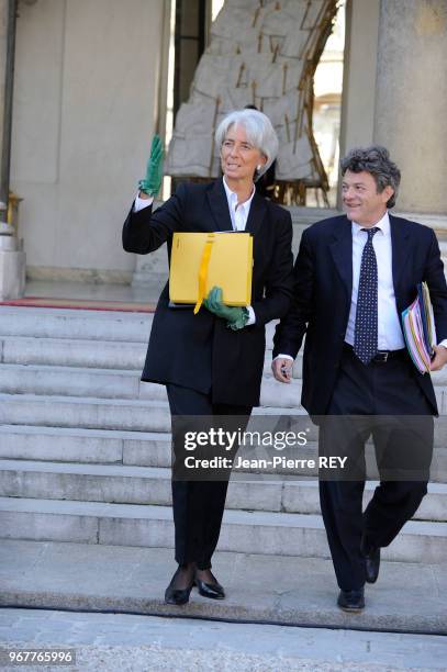 Christine Lagarde et Jean-Louis Borloo à la sortie du conseil des ministres le 26 septembre 2008 à Paris, France.
