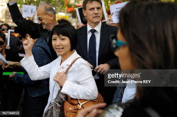 Anh Dao Traxel fille adoptive de Jacques Chirac a manifesté avec plusieurs centaines d'Iraniens à Paris mercredi devant l'ambassade d'Iran contre...