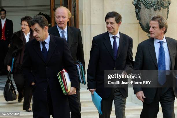 Nicolas Sarkozy et Brice Hortefeux lors d'un conseil des ministres à Paris le 19 décembre 2007, France.