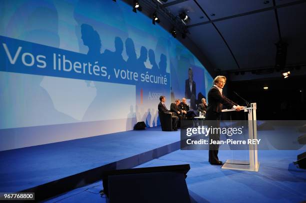 Conférence de presse de Michèle Alliot-Marie le 15 juin 2009 à Paris, France.