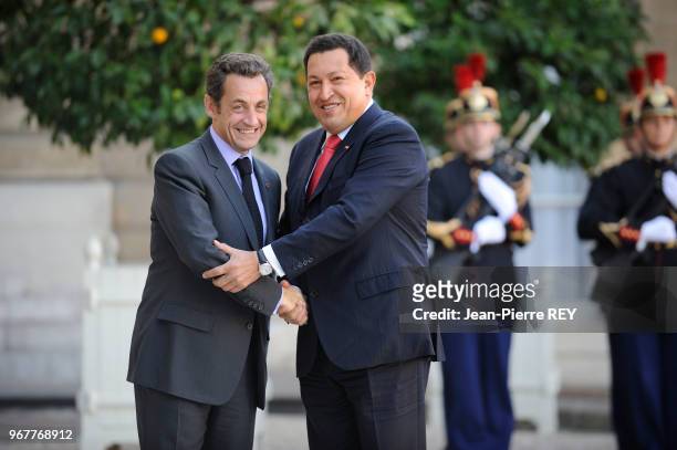 Nicolas Sarkozy reçoit Hugo Chavez à l'Elysée le 26 septembre 2008 à Paris, France.