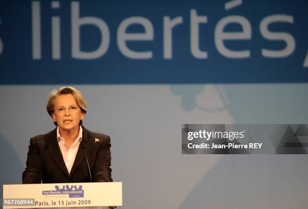 Conférence de presse de Michèle Alliot-Marie le 15 juin 2009 à Paris, France.