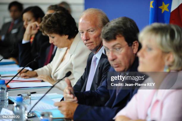 Roselyne Bachelot et Brice Hortefeux au ministère de l'intérieur le 27 aout 2009 à Paris, France.