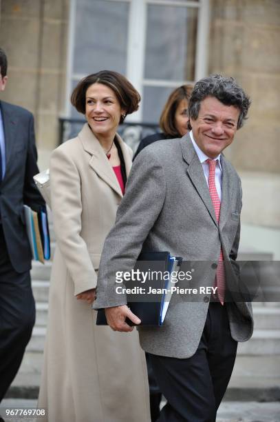 Jean-Louis Borloo à la sortie du conseil des ministres à l'Elysée le 28 janvier 2009 à Paris, France.