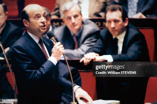 Alain Juppé à la tribune de l'Assemblée nationale le 27 mars 1996 à Paris, France.