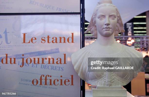 Buste de Marianne au salon du livre le 27 mars 1996 à Paris, France.