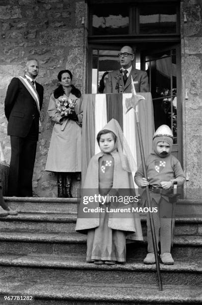 Le président de la République Valéry Giscard d'Estaing et son épouse Anne-Aymone lors d'un dépacement en Bourgogne le 26 janvier 1978, France.