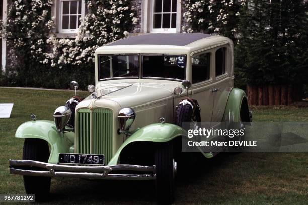 Une voiture de la marque Chrysler de 1930 exposée au Festival de Goodwood le 23 juin 1996, en Grande Bretagne.