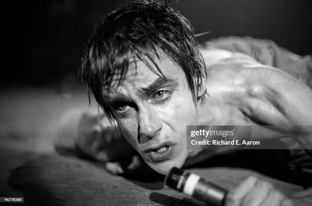 Iggy Pop Performs Live In New York
