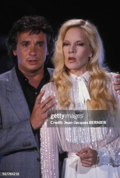 Michel Sardou et Sylvie Vartan dans l'emission 'Cadence 3' sur FR3 le 22 juin 1983 à Paris, France.