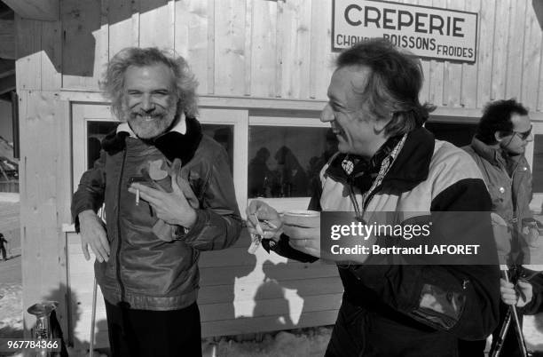 Georges Moustaki et Jean-Pierre Cassel au Festival d'Avoriaz le 19 janvier 1982, France.