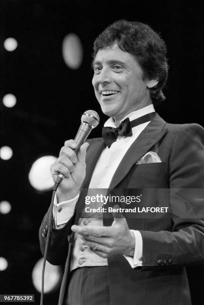 Sacha Distel en concert à l'Olympia de Paris le 19 juin 1980, France.