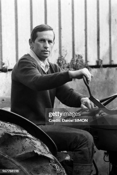 François Guillaume, homme politique et syndicaliste, sur son tracteur le 21 avril 1979 à Saint-Nicolas-de-Port, France.