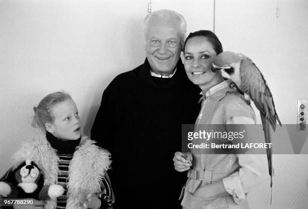 Curd Jürgens avec sa femme Margie et sa fille Myrian en vacances près de Gstaad le 23 décembre 1979, Suisse.