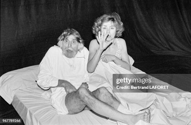 François Cavanna sur le tournage du film 'Y-at'il un français dans la salle' réalisé par Jean-Pierre Mocky à Paris le 14 janvier 1982, France.