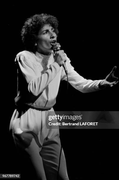 Marie-Paule Belle en concert au Théâtre des Variétés à Paris le 29 septembre 1980, France.