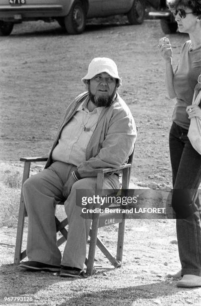 Le réalisateur italien Marco Ferreri sur le tournage de son film 'Pipicacadodo' en Sardaigne le 25 juin 1979, Italie.