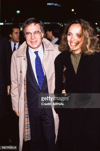 Guy Bedos et sa femme Joëlle Bercot à la 1ère du film 'Itinéraire d'un enfant gâté' à Paris le 29 novembre 1988, France.