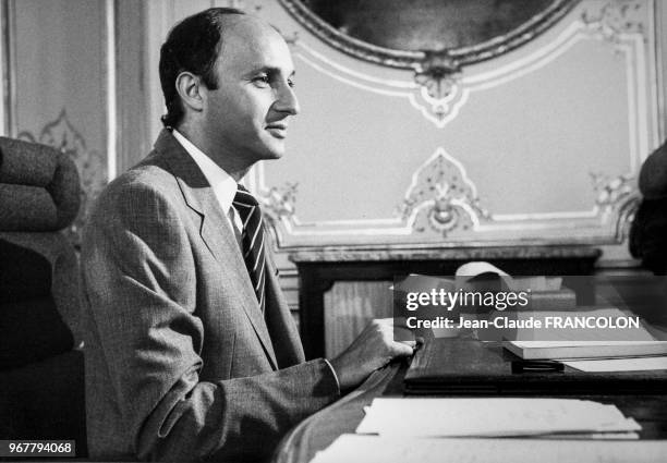 Portrait de Laurent Fabius, Premier ministre, à l'hôtel Matignon le 20 juillet 1984 à Paris, France.