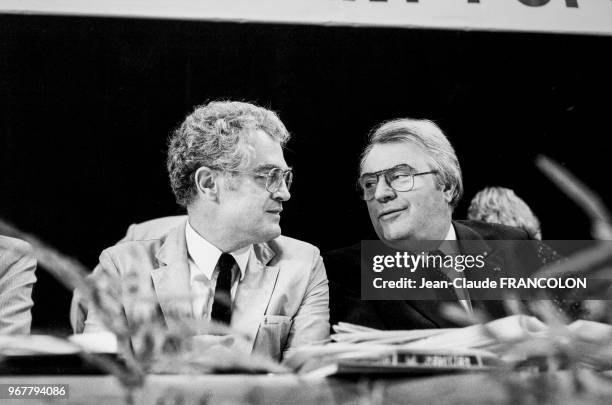 Portrait de Lionel Jospin, premier secrétaire du PS et de Pierre Mauroy, Premier ministre lors d'une convention nationale du parti socialiste le 20...