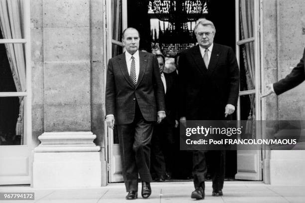 Portrait du président de la République française François Mitterrandet de Pierre Mauroy, Premier ministre à la sortie du conseil des ministres le 23...