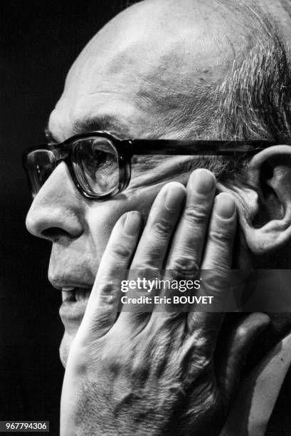 Portrait de Valéry Giscard d'Estaing invité du club de la presse d'Europe 1 le 25 mars 1984 à Paris, France.