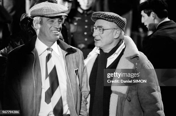 Jean-Paul Belmondo et le réalisateur Gérard Oury lors du tournage du film 'L'As des as' le 30 avril 1982 à Munich, Allemagne.