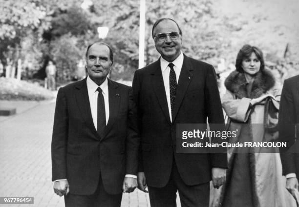 Portrait du président français François Mitterrand et du chancelier ouest-allemand Helmut Kohl le 21 octobre 1982 à Bonn, Allemagne.