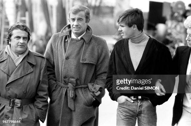 Jean-Paul Belmondo avec son frère le producteur Alain Belmondo et son fils Paul le 30 avril 1982 à Munich, Allemagne.l.