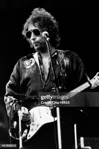 Portrait du chanteur de folk américain Bob Dylan en concert le 21 juin 1981 à Toulouse, France.