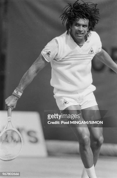 Yannick Noah lors du tournoi de tennis de Monte-carlo le 30 mars 1983, Monaco.