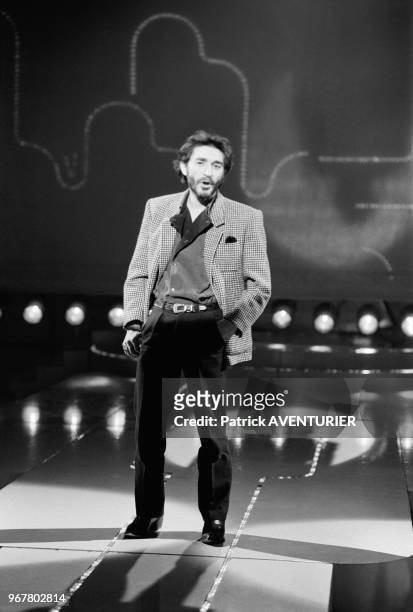 Acteur Richard Berry à la télévision le 18 février 1985 à Paris, France.