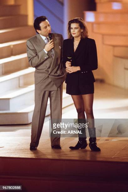 Stéphanie de Monaco et Michel Drucker lors d'une émission de télévision à Paris le 23 mars 1991, France.
