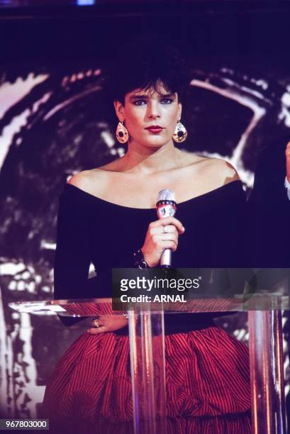 Stéphanie de Monaco lors d'un show télévisé à Paris le 29 avril 1988, France.