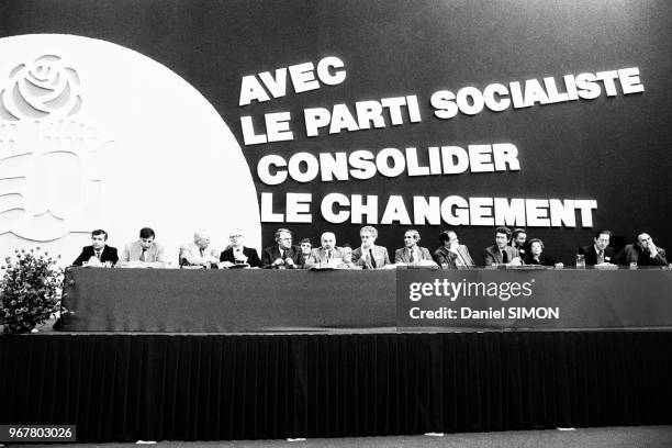Pierre Mauroy, Lionel Jospin, Paul Quilès et Pierre Joxe lors de la convention nationale du Parti Socialiste à Suresnes le 13 février 1982, France.