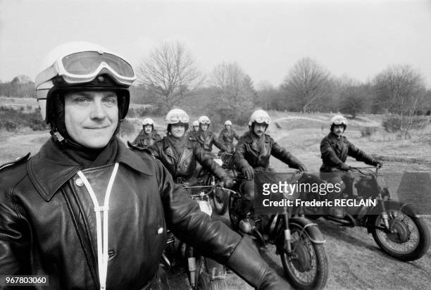 Motards de la Gendarmerie Nationale à l'école de Fontainebleau le 19 mars 1985, France.