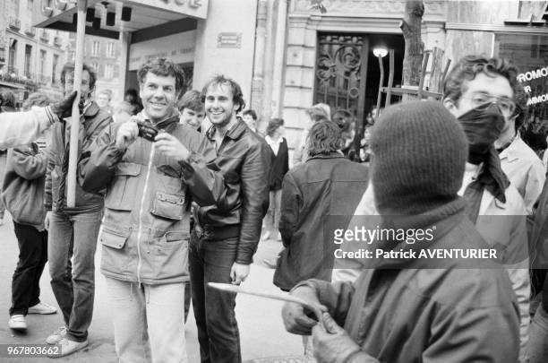 Jean-Claude Bourret lors d'une manifestation contre le projet de réforme de l'enseignement supérieur à Paris le 24 mai 1983, France.