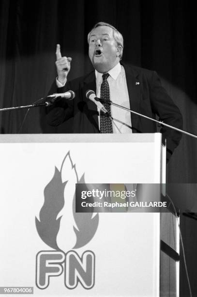 Jean-Marie Le Pen lors de la fête du Front National 'Bleus, Blancs, Rouges' à Paris le 20 octobre 1985, France.