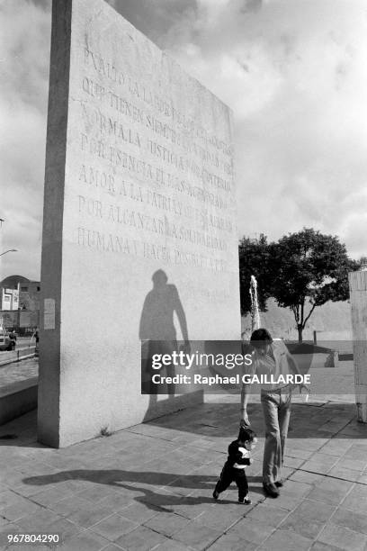 Scène de rue après le séisme de Mexico, le 26 septembre 1985.