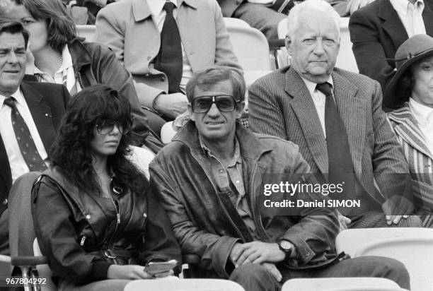 Jean-Paul Belmondo, Carlos Sotto Mayor et Pierre Messmer à Roland-Garros le 23 mai 1983.