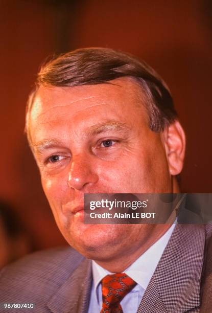 Portrait de Jean-Marc Ayrault, maire de Nantes, le 18 juin 1995 en France.