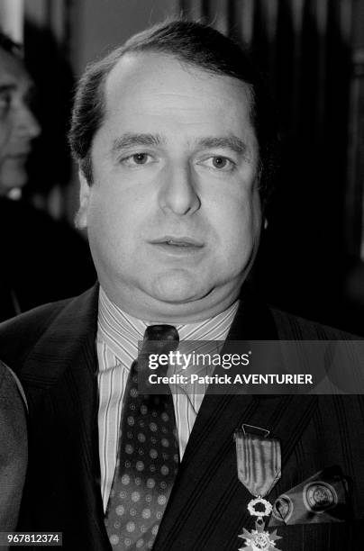 Paul-Loup Suitzer fait Chevalier dans l'Ordre National du Mérite à Paris le 20 février 1987, France.